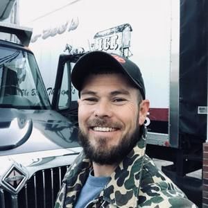 Meet your Posher, Dustin